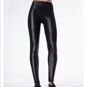 Carbon 38 sleek black biker leggings